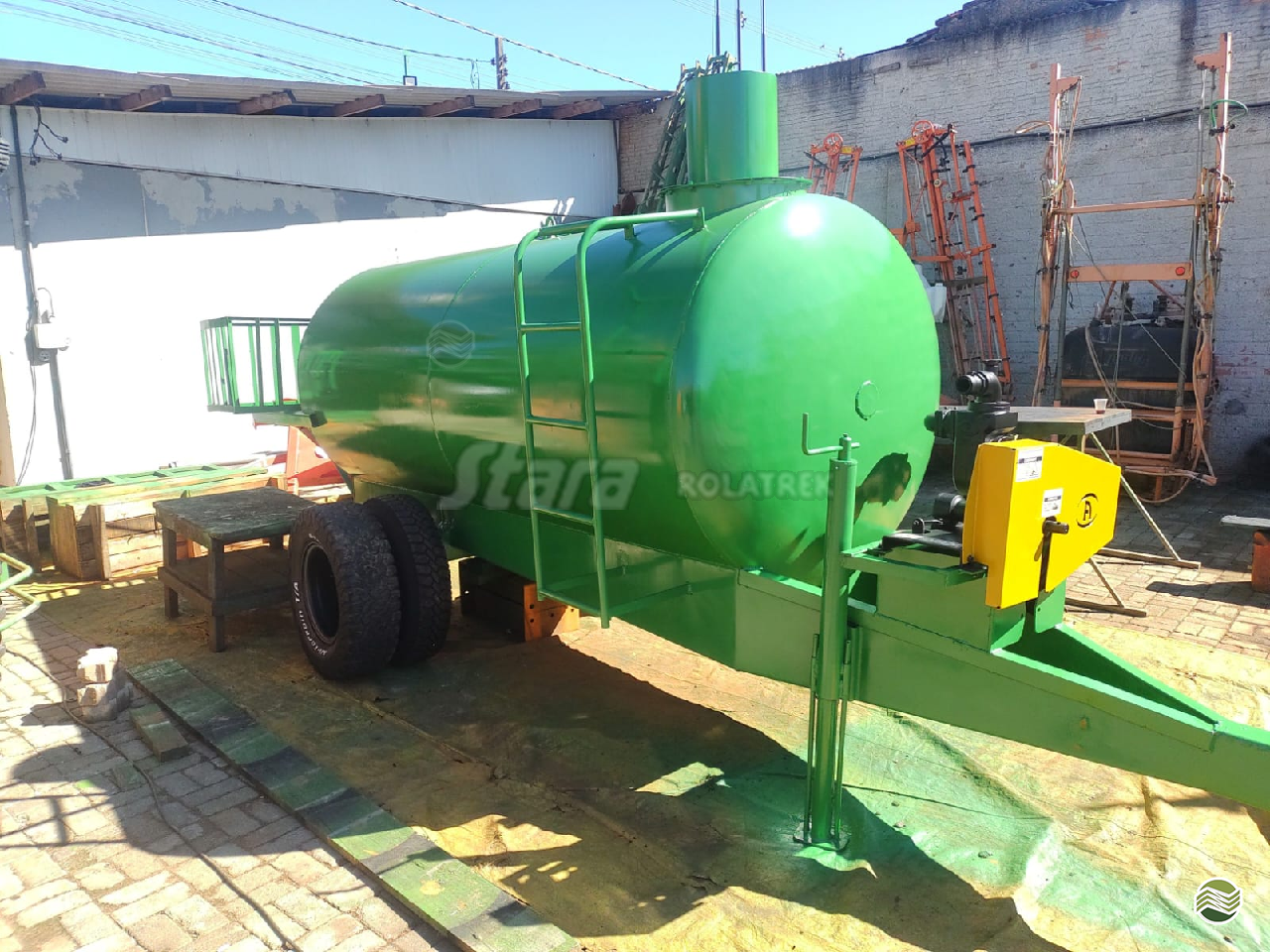 IMPLEMENTOS AGRICOLAS CARRETA TANQUE TANQUE 5000 LITROS Rolatrek Implementos Agrícolas - Stara CASTRO PARANÁ PR